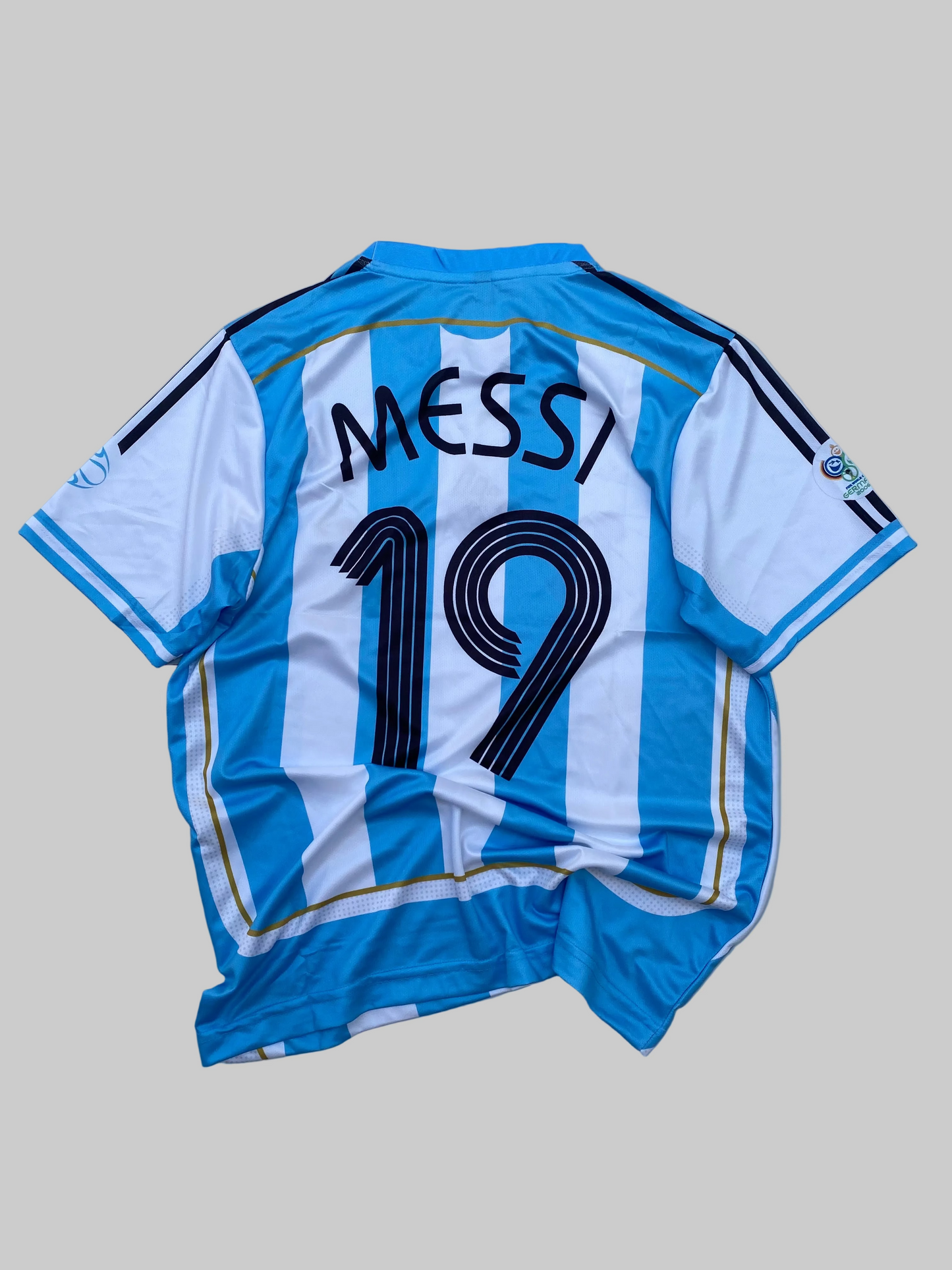 ARGENTINA HOME RETRO KIT, MESSI #19 (Embroidery)