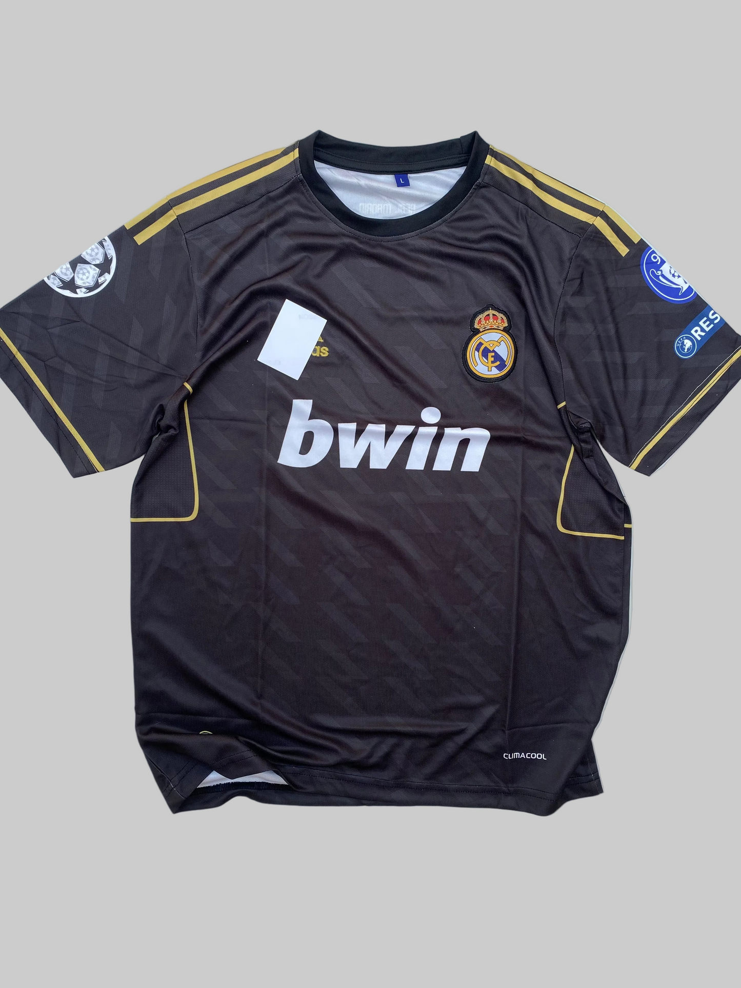 REAL MADRID AWAY RETRO KIT 2011 (Embroidery)